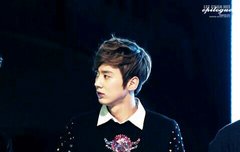 친구들이놀려대