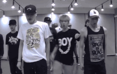 난안무영상보고놀란게백현이