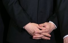 이 손은 누구의 손일까요