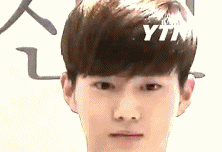 ..씨익웃어주는거...