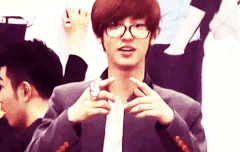 하트를 만들고 싶은 찬열이