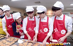 애들 쿠키만드는것봐