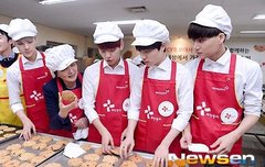 빵만들고있네..