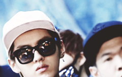 네 왔어요 선글라스가