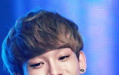 너의 그 입꼬리에 매달리고싶구나