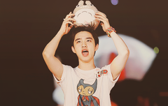 2014년 1월 12일! 엑소 디오의 22번째 생일을 축하합니다!