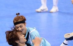 풋살하는데 소녀팬들어옴