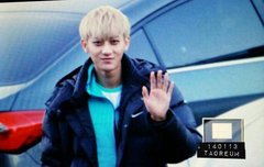 체육관 밖에 있던 팬들도 챙긴 타오