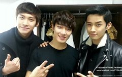 승현이 앞머리 내렸네