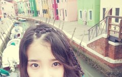 아무도없는거같으니 내셀카나 올려볼까...