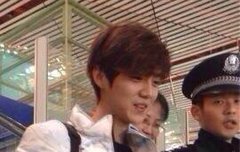 루한,레이 한국오는중인가봐~~ㅎㅎ