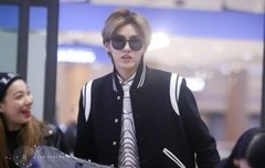 비서들 희수형 공항 고화질 사진 올릴게1