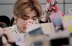 비서들 희수형 공항 고화질 사진 올릴게3