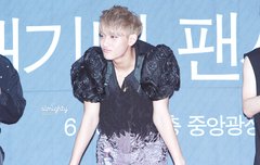 공주옷입은 타오심하게 이쁨ㅠㅠ