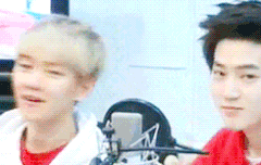 아휴 백현이 산만한거봨ㅋㅋ