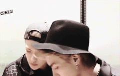 지금 에브리원에서 쇼탐재방하능뎅