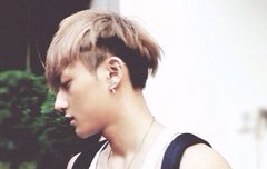 쯔타오 신체 탐구 보고서 + 타오머리 금발 확인 짤