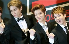 갖고있는엑솜이들사진풀껭><