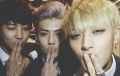 심호흡하구 머리도빗고 단장하구 들어와