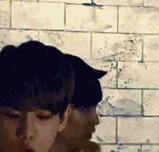 배큥이 뒤에 늑대귀