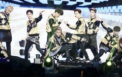 (쭈뼛쭈뼛)가온은 레이 리즈였다구,.생각해