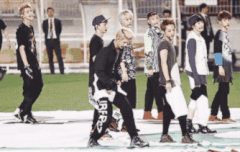 세훈이 시선강탈