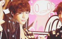 이 심쿵짤은 도데체 뭐죠(레이)