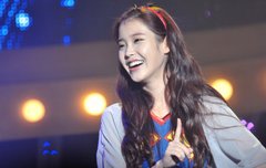 해맑고 예쁜 아이유의 웃음짤