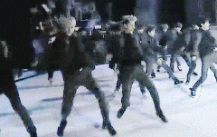 기분전환 겸 매니큐아를 발랐당.