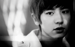 아련 돋는 찬열이 짤‥