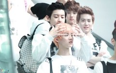 루한이 형 누구게요~