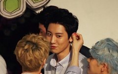 나도..만져보고싶어...