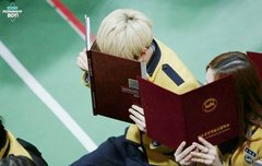 세훈이가 졸업사진보고웃은이유ㅋㅋㅋㅋㅋ