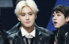 백현톡에서왔어ㅎㅎ우리리더생일축하해(하트)