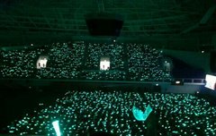 샤이니랑 제국아도 공식색 충돌함