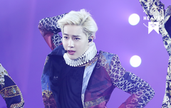 이런 포즈는 첨 ㅋ 