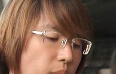 사랑해 입술 끝에 맴돌던 아픈 고백 모두 끝내 눈물에 흘러 