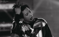 머리 넘기는 찬열이