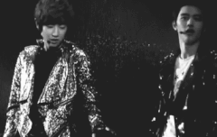 하이파이브 하는 찬열이