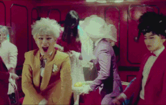 자어서 티저를 뱉어라 세시