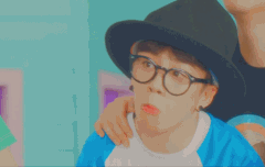 제가 블락비 맏형 이태일입니다.