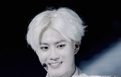 이거설마..준면이..단추풀린거니.....?