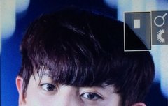 박찬열 오늘 렌즈낌??