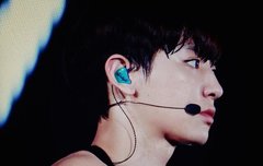 찬열이 오늘..렌즈 꼈었네....? 140727 창사콘 프리뷰