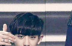 찬열이가 부르네요~