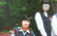 박찬열 과사에도 검은티사랑돋네