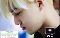 며니아직도이거붙히고있네