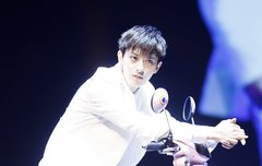 타오는 부잣집 막내아들있잖아....