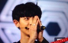 찬열이 오늘도 머리볶앗네 