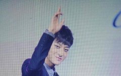 오늘 뜬 사진인데 타오 이사진 보면